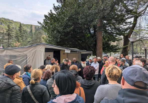 "უწყვეტად და უტეხად ვაგრძელებთ სამართლიან პროტესტს"- ჭიათურელი მაღაროელები