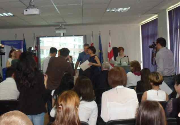  ეს ადამიანები აზროვნებენ განსხვავებულად - ჟვანიას სკოლის მსმენელებს სერთიფიკატები გადაეცათ