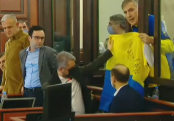 მიხეილ სააკაშვილმა სასამართლო პროცესზე უკრაინის სახელმწიფო ჰიმნი შეასრულა