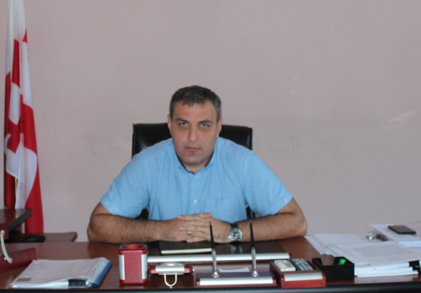 ქუთაისის საკრებულოს თავმჯდომარემ სამსახურებრივი ურთიერთობა მეორედ შეიჩერა