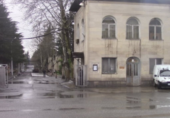 "დაემუქრნენ მუშებს"  - ზესტაფონის ფეროში დასაქმებულების  საპროტესტო აქცია ჩაიშალა