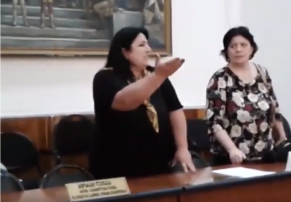 "ვენაცვალე გახარიას "- დაპირისპირება სამტრედიის  საკრებულოს სხდომაზე (ვიდეო)