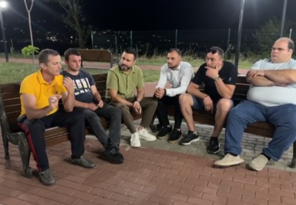 "ვდგავართ და ვიდგებით აქ მანამ, სანამ ჩვენი ოთხი უსამართლოდ დაკავებული მეგობრის ბედი საბოლოოდ არ გაირკვევა"- პროტესტის 183-ე დღე ჭიათურაში