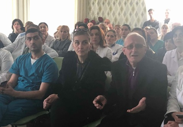 ირაკლი მერკვილაძის დაკავებას ექიმები აპროტესტებენ