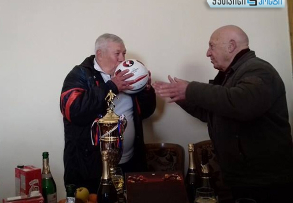ქუთაისში ვეტერანი ფეხბურთელის 70 წლის იუბილე აღნიშნეს