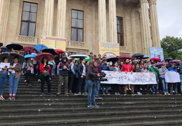 „მზად ვართ ბოლომდე ვიბრძოლოთ სისტემის წინააღმდეგ“ - წერეთლის უნივერსიტეტის სტუდენტები