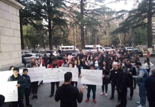 "საჭიროების შემთხვევაში, მოვახდენთ მერიის პიკეტირებას" - აქცია ქუთაისში