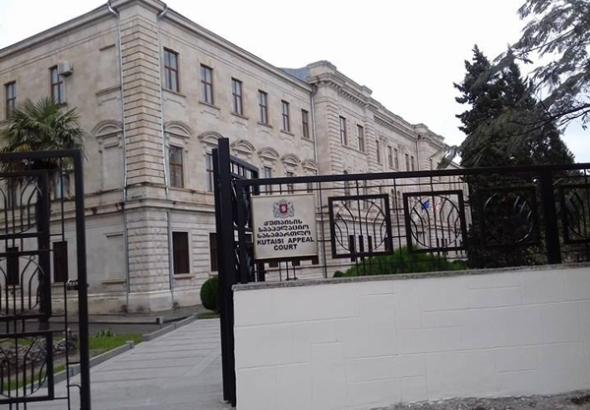 ავტოავარიაში გარდაცვლილი ქალის ოჯახი დამნაშავის სასჯელის შეცვლას აპროტესტებს
