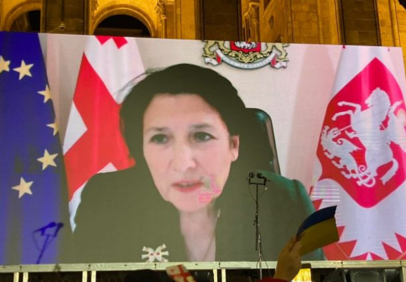 "თქვენ ხართ ის ხალხი, ვინც წარმოადგენს საქართველოს ღირსებას" - სალომე ზურაბიშვილი