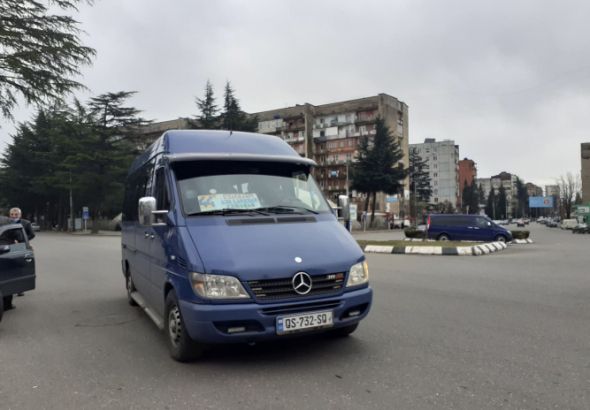 ქუთაისიდან წყალტუბოს სოფლების მიმართულებით მოძრავი მიკროავტობუსის მძღოლები გაიფიცნენ 