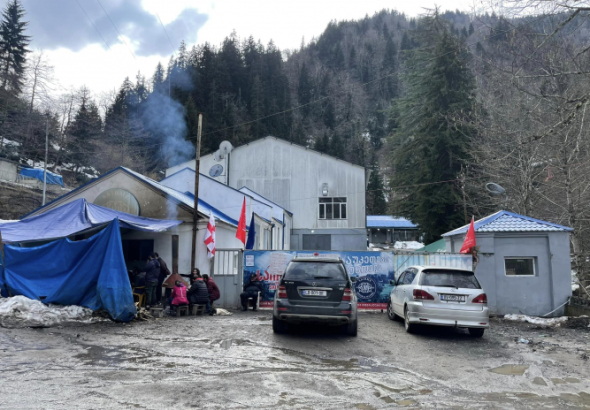 საირმეში გაფიცულები სახალხო დამცველის ადგილზე ჩასვლას ითხოვენ  