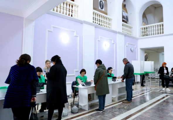ქუთაისში ყველა საარჩევნო უბანი გაიხსნა, კენჭისყრა დაწყებულია