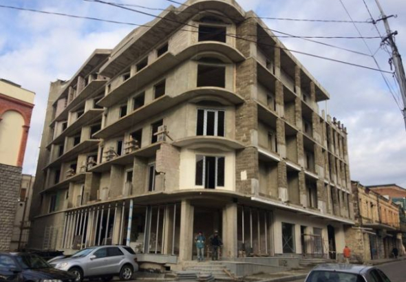 ქუთაისში, კორპუსის ნაწილის იძულებითი დემონტაჟის თანხას, მშენებელი კომპანია გადაიხდის 