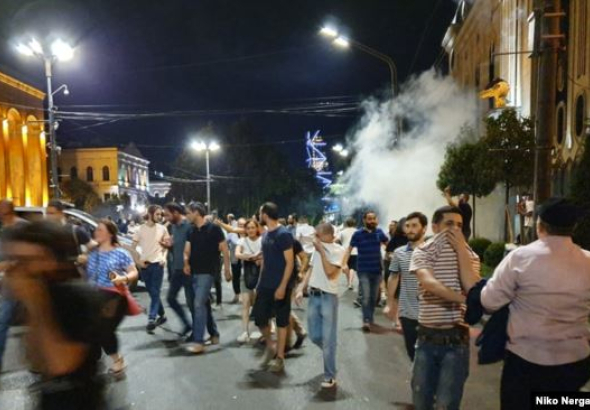 პარლამენტთან აქციაზე 240 ადამიანი დაშავდა