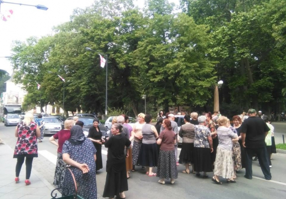 ქუთაისის მერია მოვაჭრეების აქციაზე - გარევაჭრობის წინააღმდეგ ზომები უახლოეს დღეებში გატარდება