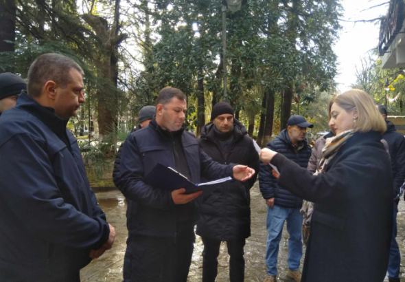 "სავანესთან'' შესაბამისი სამსახურები იმყოფებიან - გამოსახლების უფლებას მეპატრონეები არ აძლევენ 