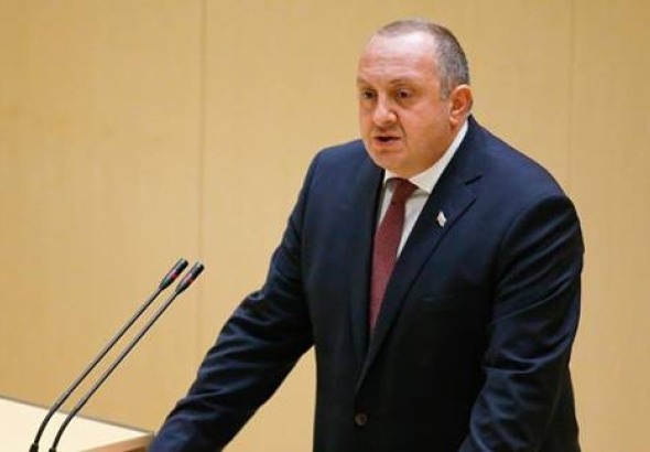 საქართველოს პრეზიდენტს  პარლამენტში 7 აპრილს ელოდებიან