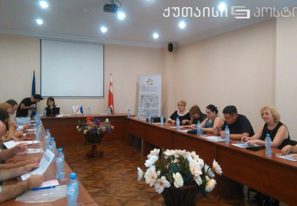 დევნილთა საჭიროებების კვლევის პრეზენტაცია ქუთაისში