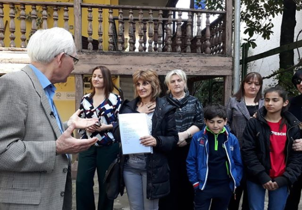 ანდერძით მიღებულ 10 000 ევროს მეროიანების ოჯახი მკურნალობაზე დახარჯავს