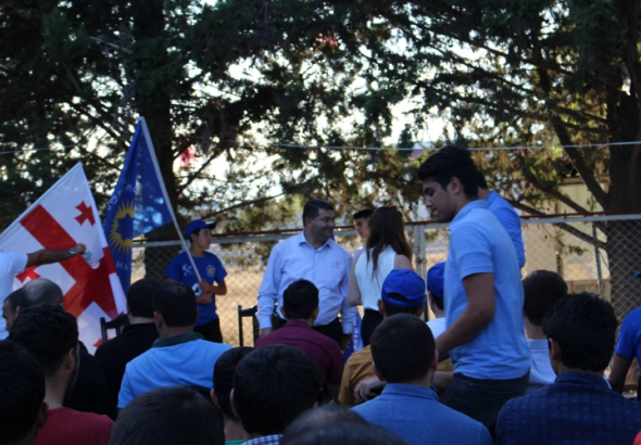 "ოცნების" მარნეულის მაჟორიტარი დეპუტატობის კანდიდატებმა მოსახლეობას სამომავლო გეგმები გააცნეს (R)