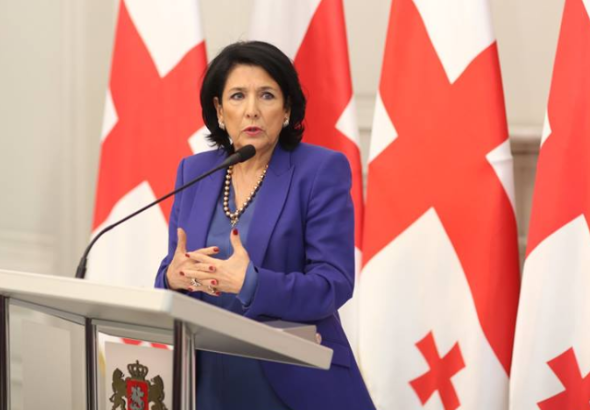 პრეზიდენტმა სახელმწიფო ინსპექტორის სამსახურის გაუქმების შესახებ კანონს ხელი მოაწერა
