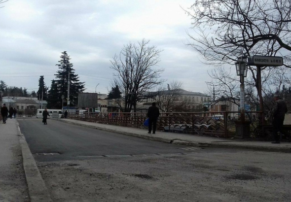 ქუთაისში წითელ ხიდზე გზა შეაკეთეს