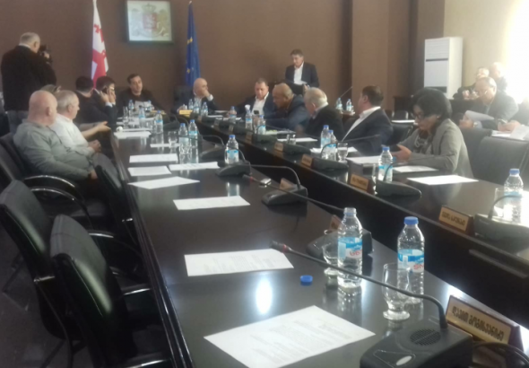 დაპირისპირების შემდეგ "ნაციონალებმა" სხდომა დატოვეს