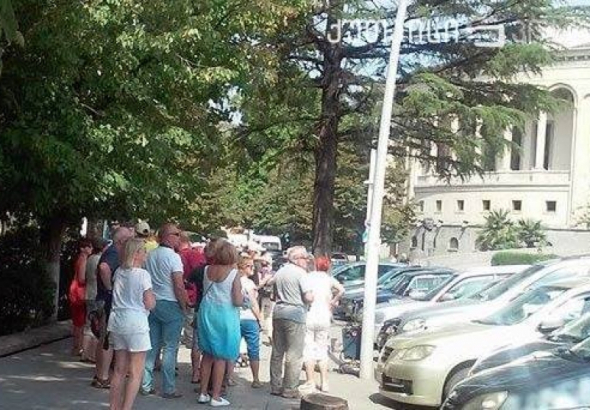 "გელათი ვერ დავათვალიერეთ"- ქუთაისში გზის რეაბილიტაციის გამო ტურისტები შეზღუდულად გადაადგილდებიან