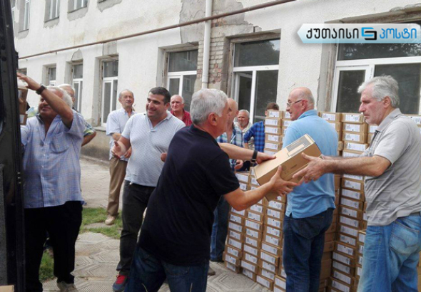 ქუთაისში 2 665 პირველკლასელს საჩუქრად კომპიუტერები გადაეცემა