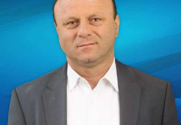"სამსახურეობრივად, ყველაფერს ისე ასრულებს როგორც საჭიროა" – სამტრედიის მერი სოფლის რწმუნებულზე