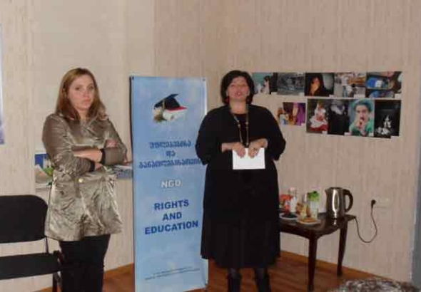  ახალგაზრდა შემოქმედები ოჯახში  ძალადობის წინააღმდეგ - გამოფენა ქუთაისში