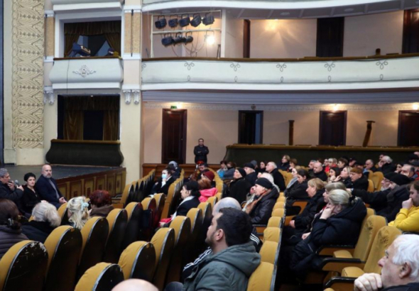 კულტურის მინისტრი მესხიშვილის თეატრის დასს ხელფასების ზრდას შეპირდა