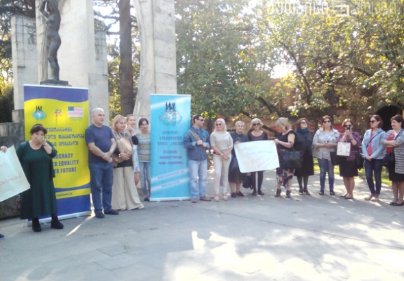 მეტი ქალი პარლამენტში -  მდუმარე აქცია ქუთაისში