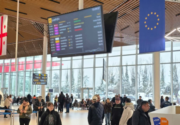 "დიდთოვლობის მიუხედავად, ქუთაისის საერთაშორისო აეროპორტი ჩვეულ რეჟიმში მუშაობს"