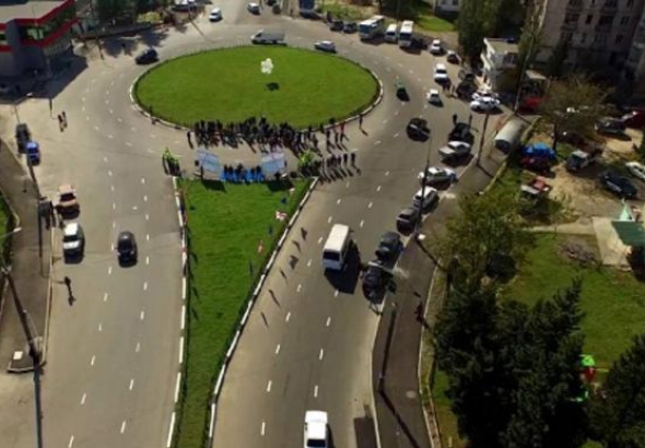 ქუთაისის მერია 46 მეტრიანი დროშის აღსამართად 36 000 ლარს დახარჯავს