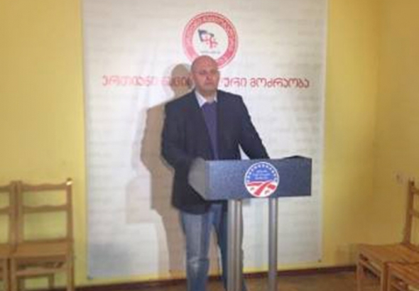 ენმ–ს ქუთაისის ორგანიზაციაში ყოფილ წევრებს საკრებულოს ფრაქციის დატოვებისკენ მოუწოდებენ