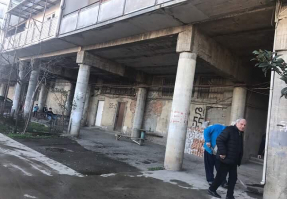 ქუთაისში, მამაკაცი მეორე სართულიდან გადმოვარნის შედეგად დაიღუპა