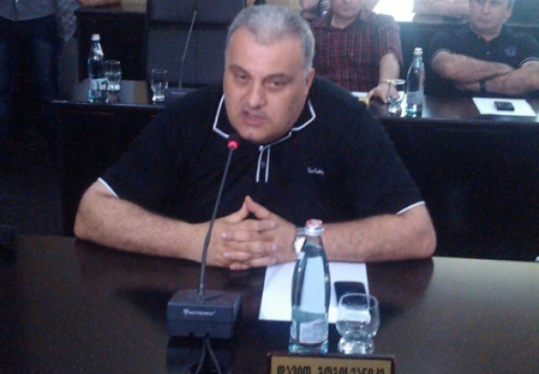 ქუთაისელი "ნაციონალები" შოთა მურღულიას ინფორმაციულ ვაკუუმში ყოფნაში  ადანაშაულებენ