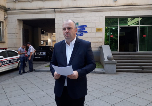მერიის თანამშრომლების ხელფასის 1%-ის ფონდში ჩარიცხვას ოპოზიცია აპროტესტებს