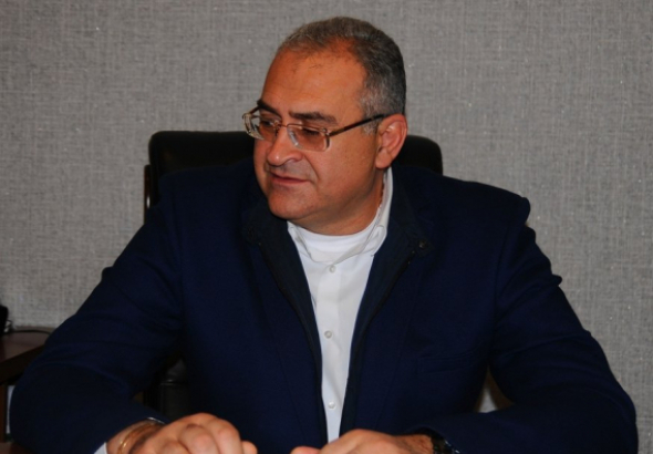 "სისულელეებზე კომენტარის გაკეთებას არ  ვაპირებ" - ზესტაფონის მერი მის წინააღმდეგ გამართულ აქციაზე