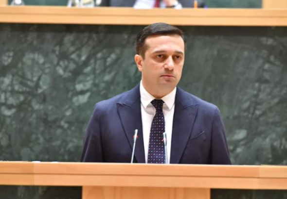 "დაუშვებელია საჯარო სამსახურში დასაქმებულთა გათავისუფლება მათ მიერ ღიად გამოხატული სამოქალაქო პოზიციისა თუ მოსაზრებების გამო"