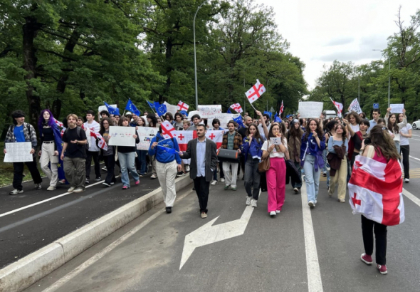 "არ ვაღიარებთ არჩევნების ლეგიტიმურობას და ბოლომდე ვიბრძოლებთ"- KIU-ს სტუდენტების ნაწილის განცხადება