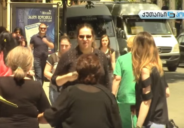 არის თუ არა ვანო მერაბიშვილი პოლიტპატიმარი – ქუთაისელების შეფასებები (ვიდეო)