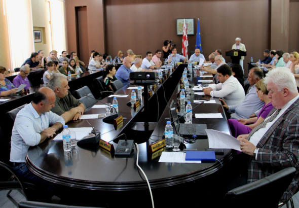 რა შემთხვევაში შეიძლება დეპუტატის საკრებულოდან გაწვევა