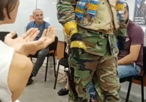ბანკში მძევლად აყვანილი რამდენიმე პირი გათავისუფლდა 