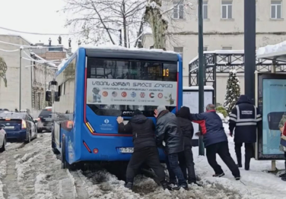 ქუთაისში დასუფთავების სამსახურისთვის 22 ერთეული სპეციალიზებული ტექნიკა შეიძინეს