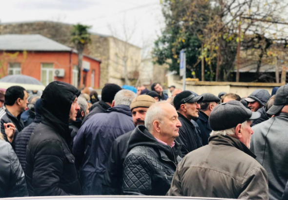 “ქართული ღირსების პატივისცემით, ვიშლებით" - "ქართული ოცნება"