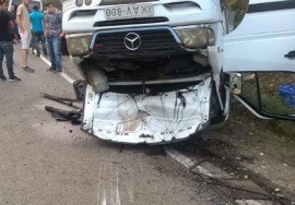 ავარია რიკოთის უღელტეხილზე - დაშავებულია 2 ადამიანი