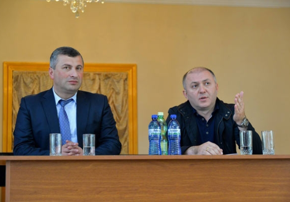 გიორგი ლილუაშვილი ხონში სასპორტო სკოლებში არსებულ პრობლემებს გაეცნო  (R)