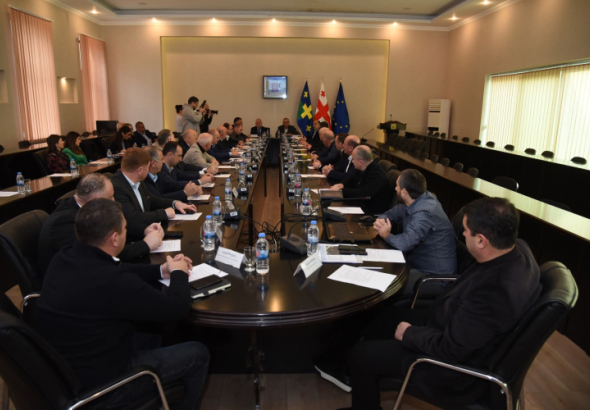 არასახიფათო ნარჩენების განთავსების ობიექტების მშენებლობისთვის ტერიტორიების შერჩევის საკითხზე ქუთაისში შეხვედრა გაიმართა